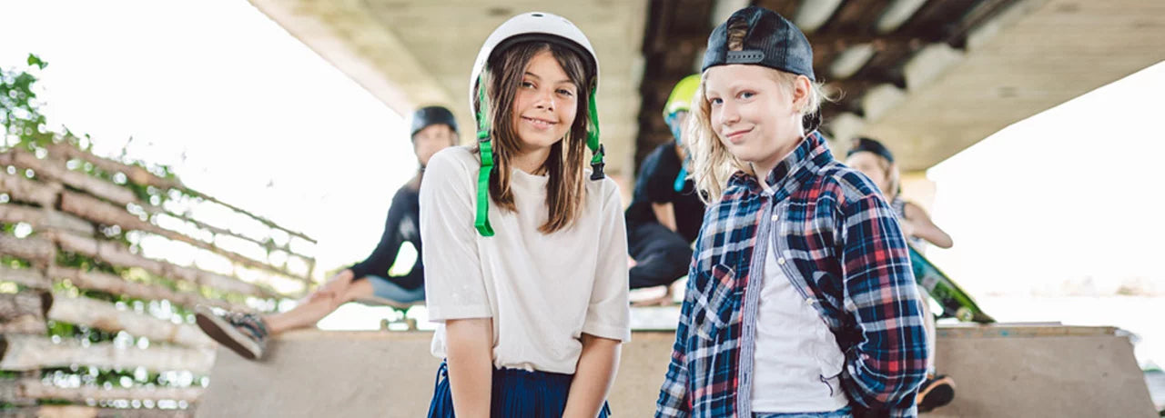 Kind fährt Skateboard bei Funwheel