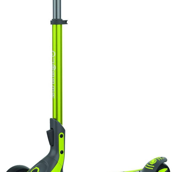 globber_scooter_ultimum_gruen